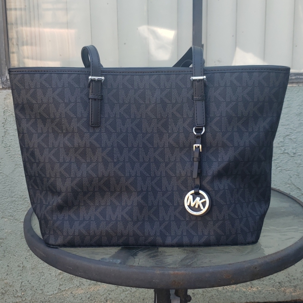 Michael Kors Ciara Large Top Zip Tote